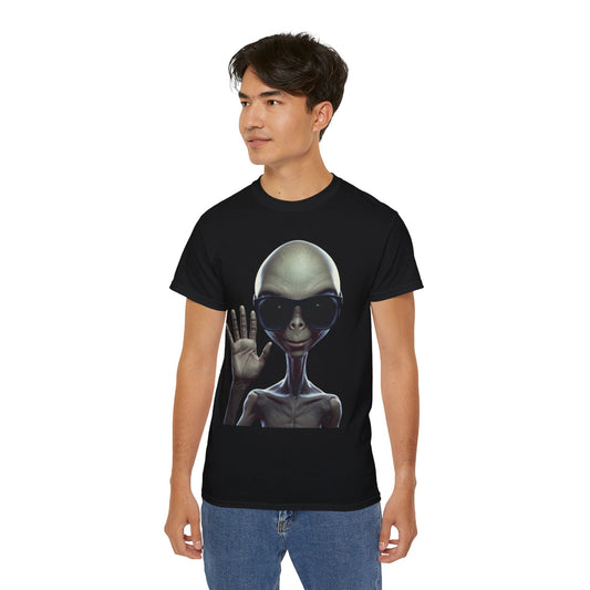 Alien Greeting T-Shirt — Retro Grey Extraterrestrial Waving Graphic Tee