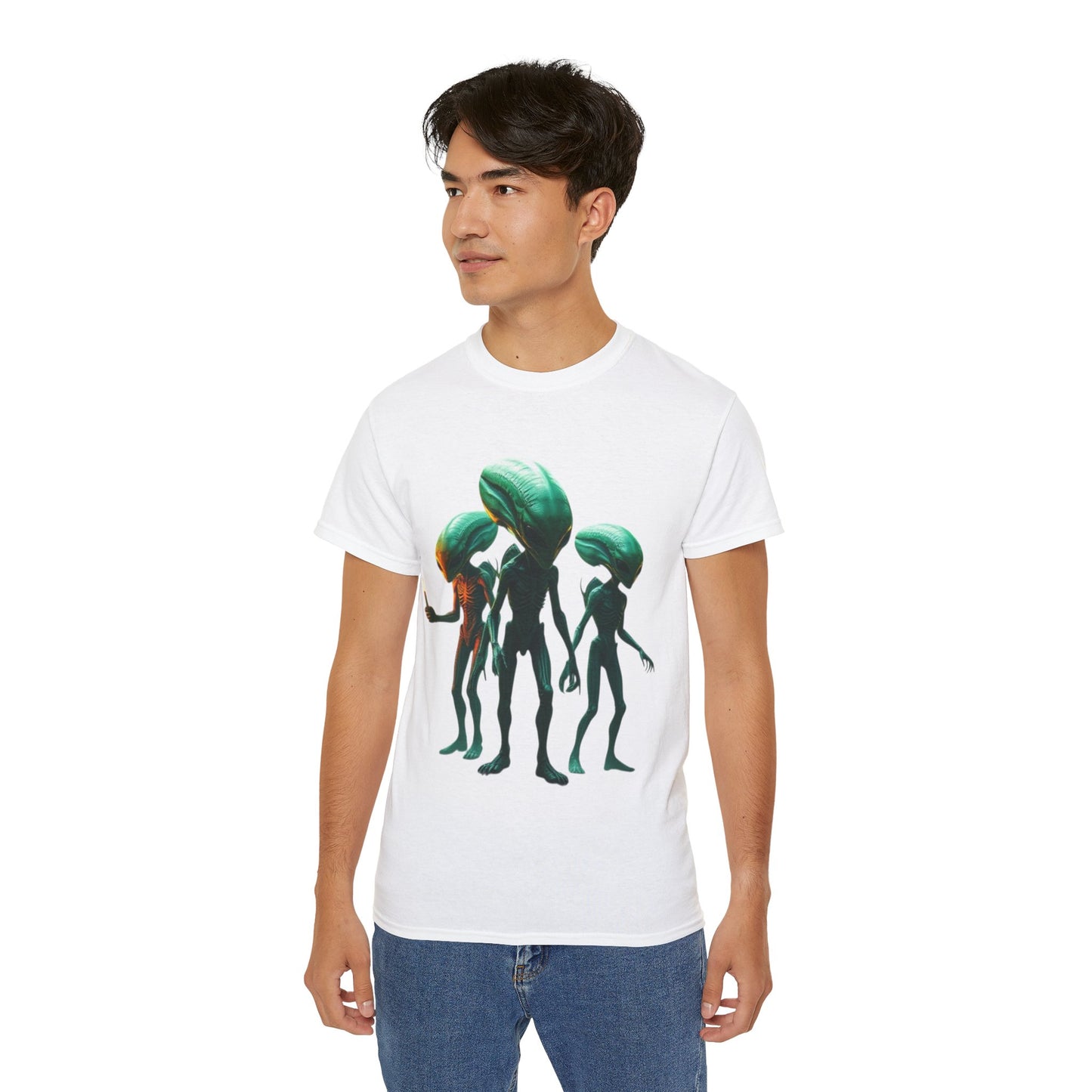 Alien Trio Graphic Tee — Retro Sci‑Fi Crewneck for Fans