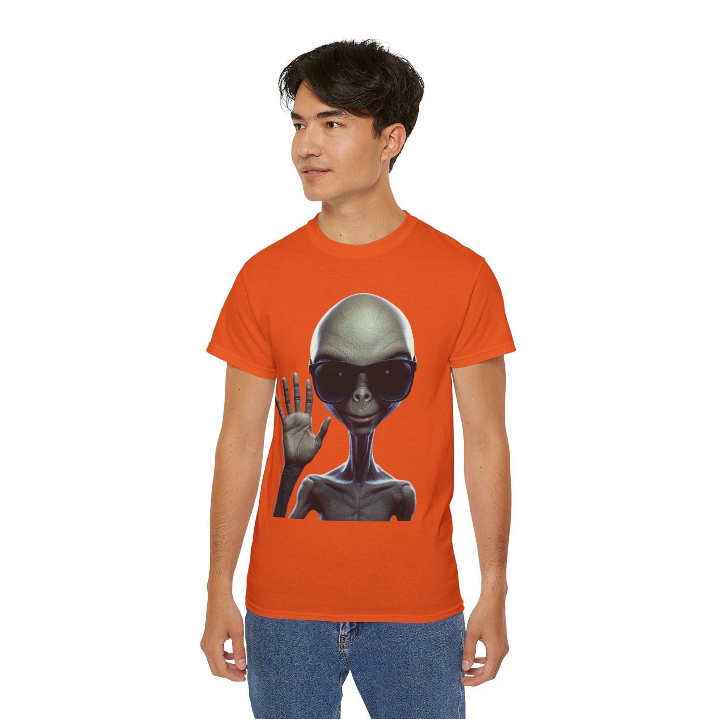 Alien Greeting T-Shirt — Retro Grey Extraterrestrial Waving Graphic Tee