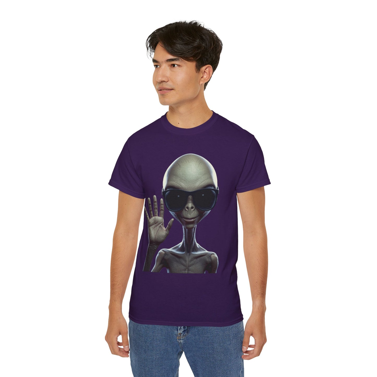 Alien Greeting T-Shirt — Retro Grey Extraterrestrial Waving Graphic Tee