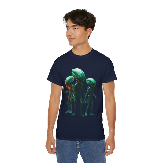 Alien Trio Graphic Tee — Retro Sci‑Fi Crewneck for Fans