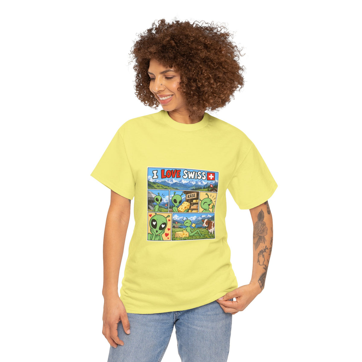 Swiss Comic T-Shirt mit Alien & Kuh – Schweiz Souvenir