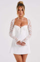 Spitzenkleid mit langen Ärmeln und Rückenausschnitt